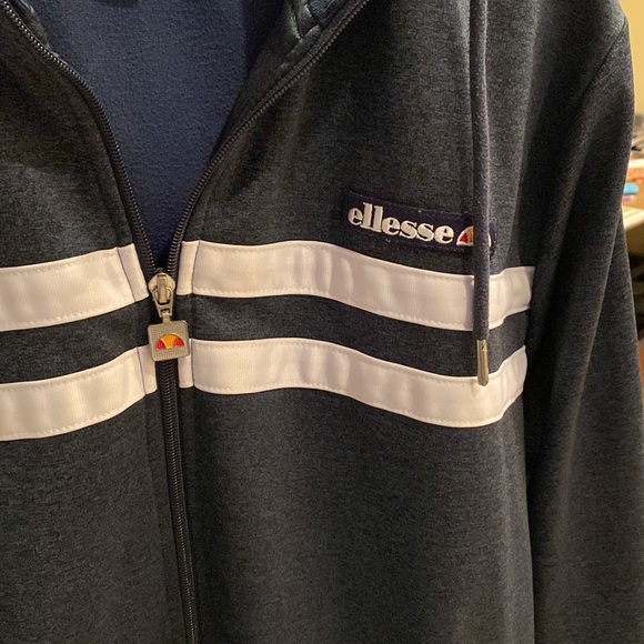 Ellesse Navy Hoodie size M - Picture 3 of 5